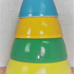 1940 Pyrex Primary Colors Mixing bowl set - Set of FOUR primary colored Bowls